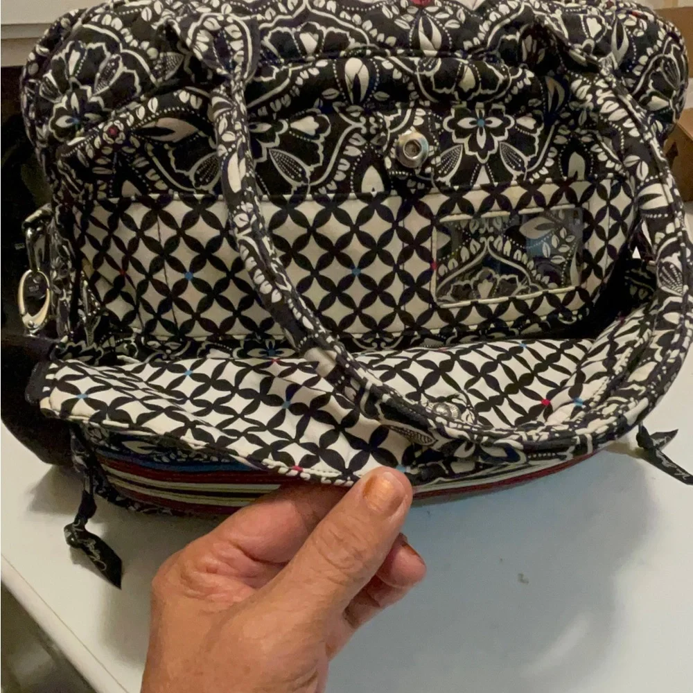 Vara Bradley laptop or traveler bag can use as a lagage or stack to your baggage - Picture 9 of 14